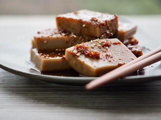 한국음식 도토리묵과 양념간장