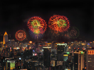 Obraz premium Dadaocheng fireworks show in Double Seventh Festival(Chinese Valentine's Day) in Taipei,Taiwan
