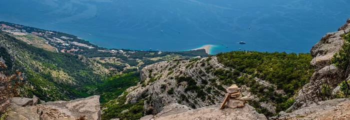 Foto op Plexiglas Gouden Hoorn strand, Brac, Kroatië Panoramisch uitzicht op de bergen van Zlatni Rat Beach Brac Island Kroatië