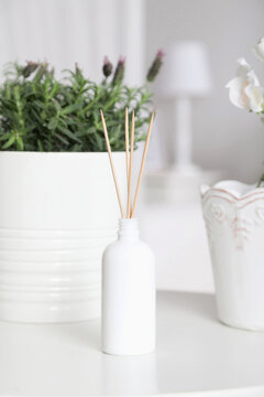 Stick diiffuser in a vintage home