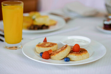 Close up picture of breakfast served in a hotel room
