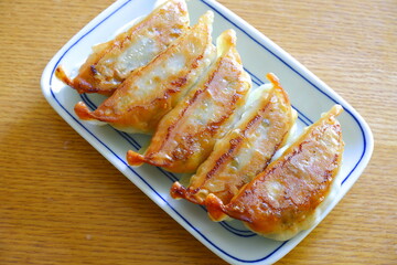 外側がパリパリ、中身はしっとりの、美味しい焼き餃子