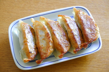 外側がパリパリ、中身はしっとりの、美味しい焼き餃子