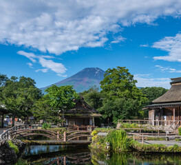 早朝の忍野八海の風景
