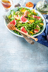 Autumn fig and arugula salad