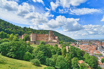 Fototapeta na wymiar Heidelberg castle and old historic city center in Germany