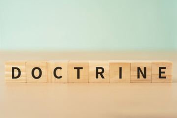 教義・主義・哲学のイメージ｜「DOCTRINE」と書かれたブロック
