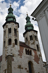 Fototapeta na wymiar Tours de l'église Saint-André à Cracovie. Pologne