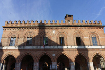 Fototapeta na wymiar Palazzo del Comune, medieval palace in Cremona, Italy