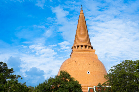 Nakhon Pathom Province Images Browse 58 Stock Photos Vectors And Video Adobe Stock