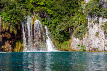 Fototapeta na wymiar Plitvice lakes in Croatia, beautiful summer landscape with waterfalls