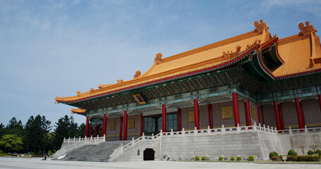 Obraz premium Taipei, Taiwan The front gate and National Theater and Concert Hall at Chiang Kai shek Memorial Hall