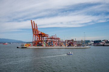  Vancouver port handles approximately 400,000 vehicles annually, making the Port of Vancouver one of the top three ports on the west coast of North America. - obrazy, fototapety, plakaty