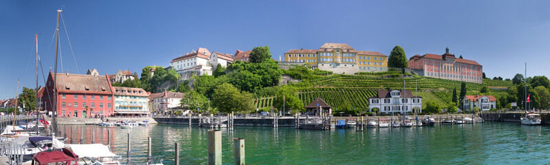 Obraz premium Panorama Bodensee Hafen Meersburg im Sommer