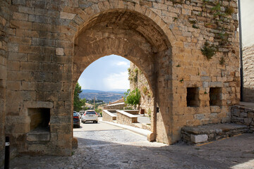 Fototapeta na wymiar Gates and walls of the castle of Morella, Castellón, Spain