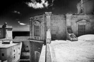 ciudad costera blanca  española e historica  de Cadiz