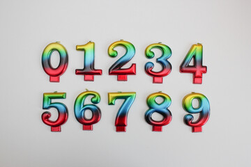 a set of candles in the cake from 1 to 9