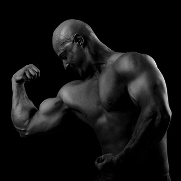 portrait of a muscular man © ZvezdanArt