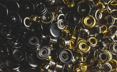 fondo de botones metalizados en plateado bronce y negros 