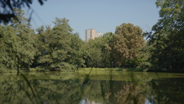 Stuttgart Schlossgarten, citypark, skyskraper in the nature
