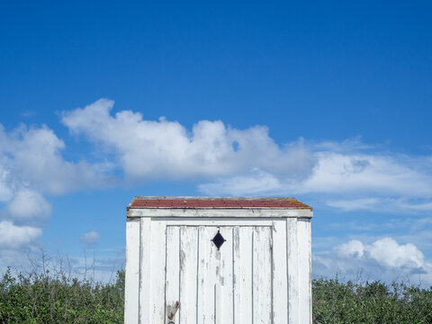 IIe d'Yeu, cabane de pêcheur et ciel bleu, Vendée, Pays de la Loire, France