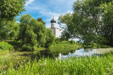 TChurch of the Intercession on the Nerl on a summer day. Russia, Bogolyubovo village.