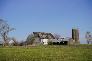 Obraz premium Abandoned farm buildings