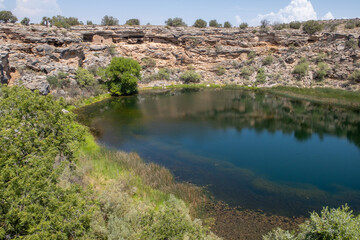 Fototapeta premium Montezuma's Well Cliff Dwellings where the Hopi Native Americans Lived
