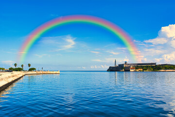 ハバナ湾にかかる虹