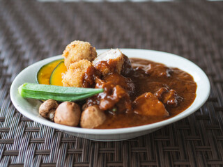 夏野菜のひと口カツカレー