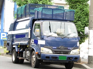 街中のトラック