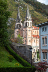 Fototapeta na wymiar Basílica de Santa María la Real de Covadonga. 