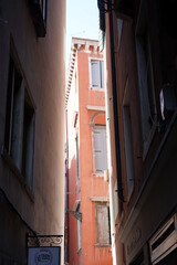 Fototapeta na wymiar Venice Building old architecture streets italy lamp san marco important buildings Church small allies window gate arch 