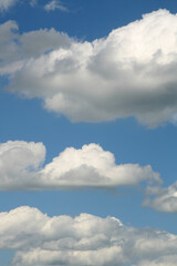 Obraz premium Fluffy white clouds