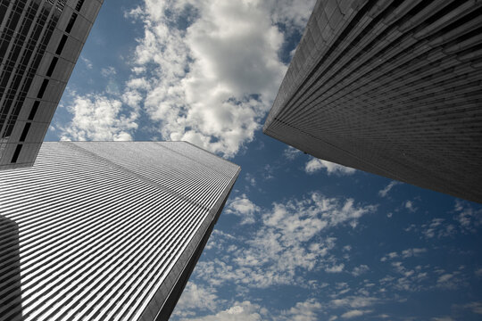 New York,  Stati Uniti d'America, USA -  07 settembre 2001: .World Trade Center. Torri gemelle. Ricordo del tragico attentato del 11 settembre 2001. Architettura e panorama in primo piano..