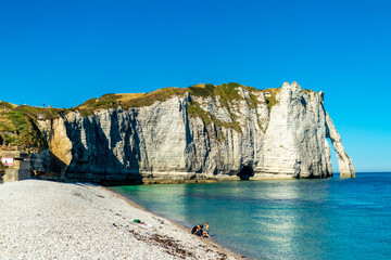 Strandspaziergang an der schönen Alabasterküste bei Étretat - Normandie - Frankreich