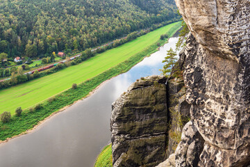 Blick über die Elbe auf die Sächsische Schweiz