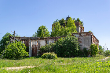 Fototapeta na wymiar old abandoned Orthodox church