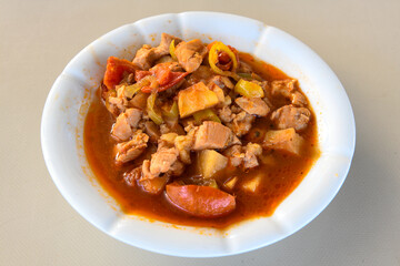 Sauteed chicken with carrots and peas ( Turkish ; Et, Tavuk Sote, guvec  )