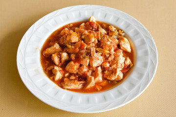 Sauteed chicken with carrots and peas ( Turkish ; Et, Tavuk Sote, guvec  )