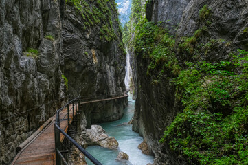 Wandern in der Leutaschklamm bei Mittenwald