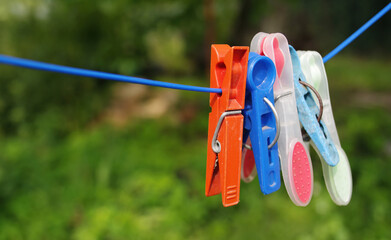 Fototapeta Kolorowe spinacze do prania. obraz