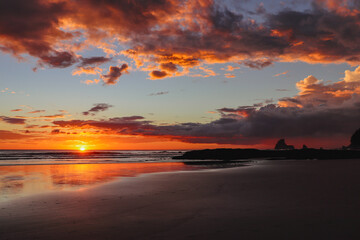 Fototapeta na wymiar Sunset by Shark Fin Rock