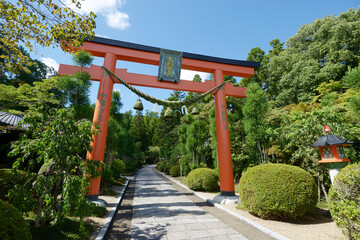 霊山寺　山門（鳥居）　奈良市中町