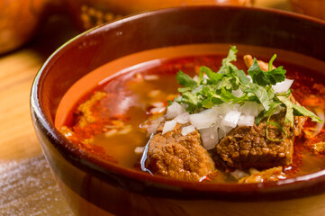 Menudo, pozole, gastronomía mexicana, salsa, picante y desayuno con sabor