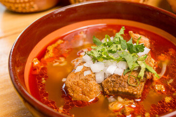 Menudo, pozole, gastronomía mexicana, salsa, picante y desayuno con sabor