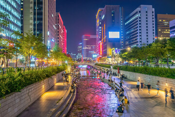Fototapeta na wymiar Cheonggyecheon, a modern public recreation space in downtown Seoul, South Korea