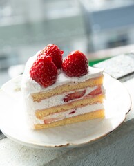 cheesecake with strawberries