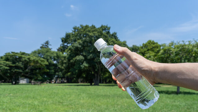 プラスチックボトルの水｜熱中症予防