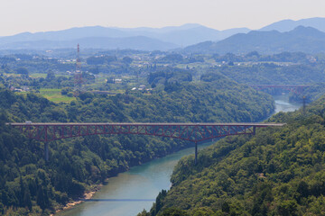 苗木城跡から見た木曽川とそれに架かる橋